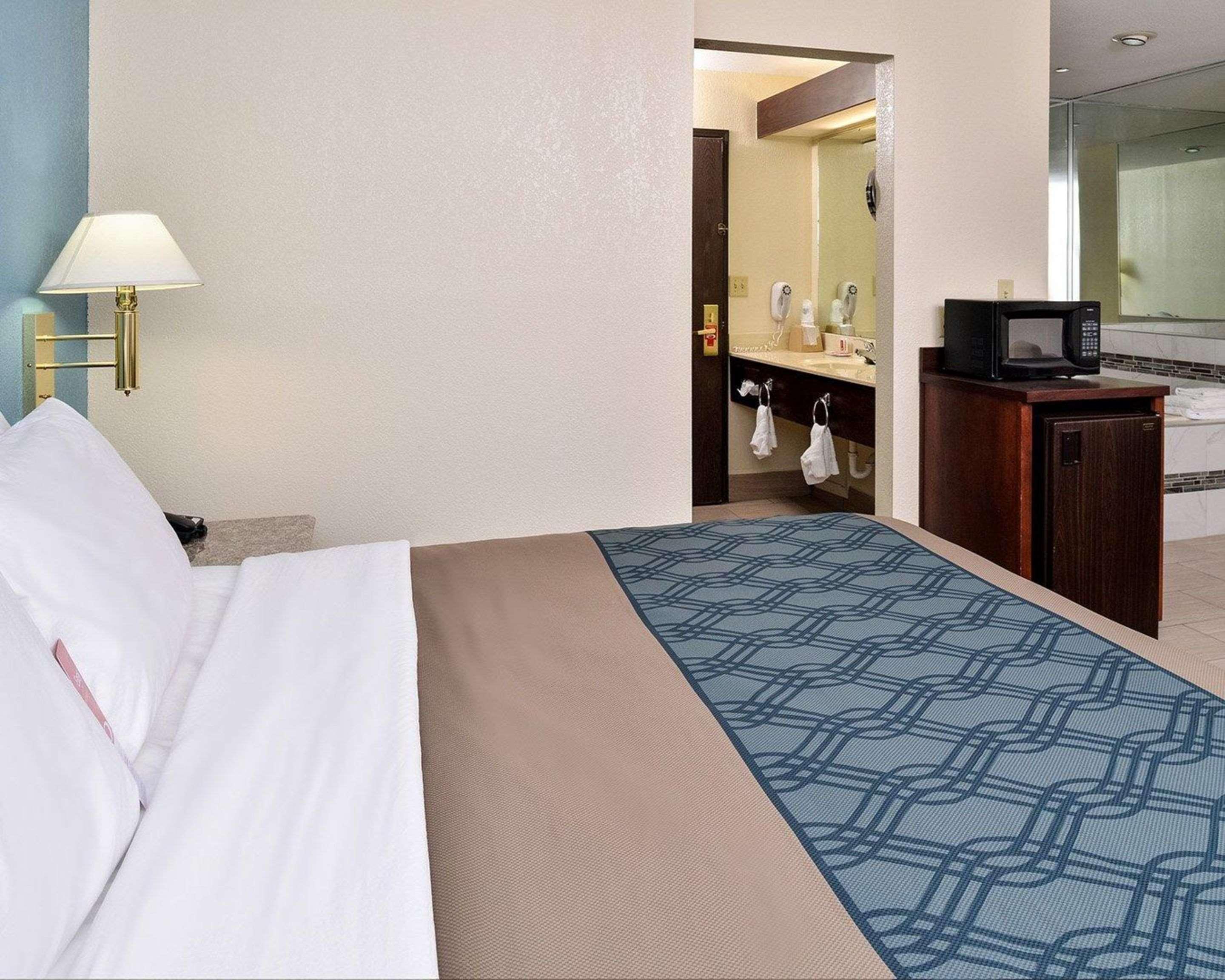 Econo Lodge Inn & Suites Shelbyville Eksteriør billede