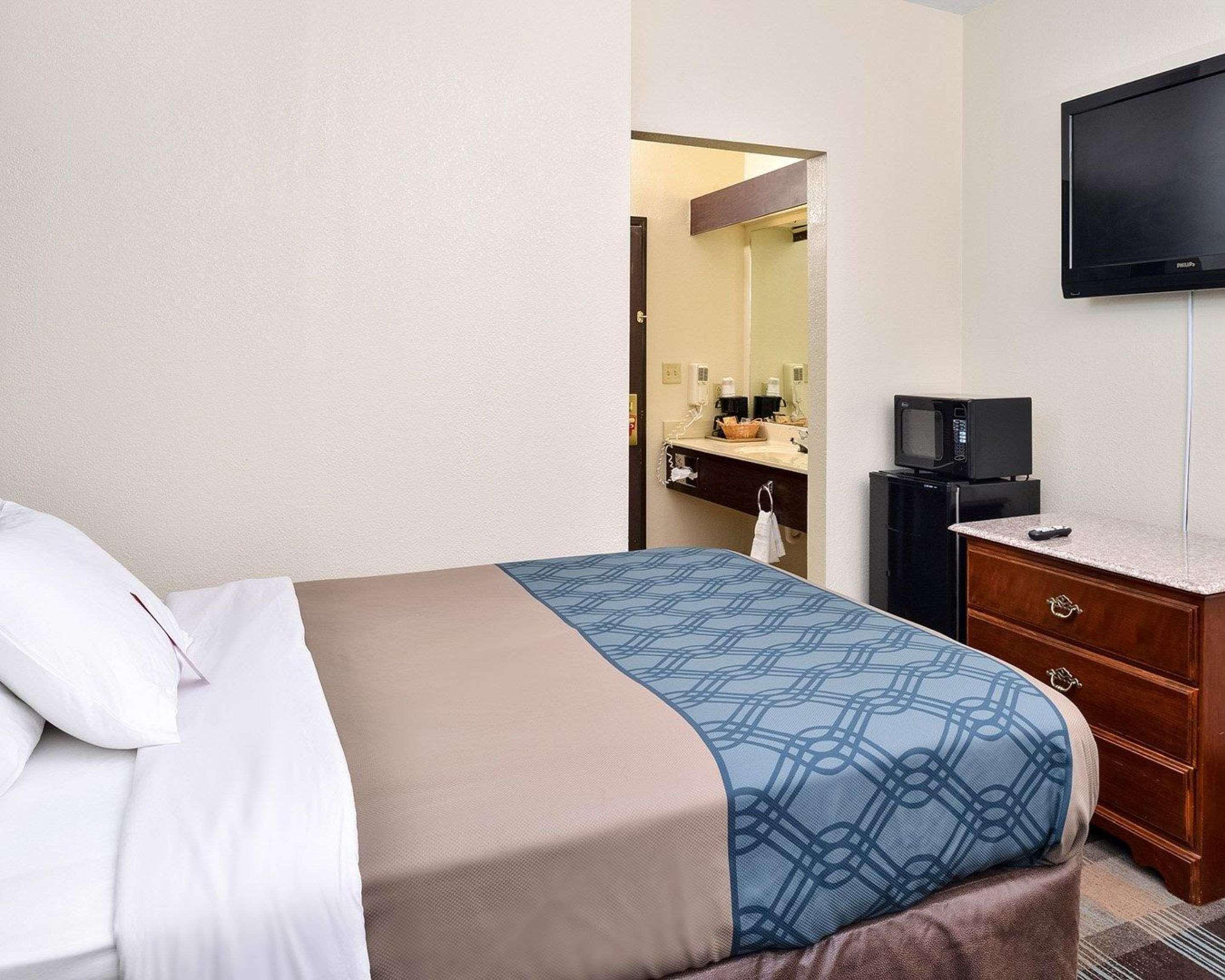Econo Lodge Inn & Suites Shelbyville Eksteriør billede
