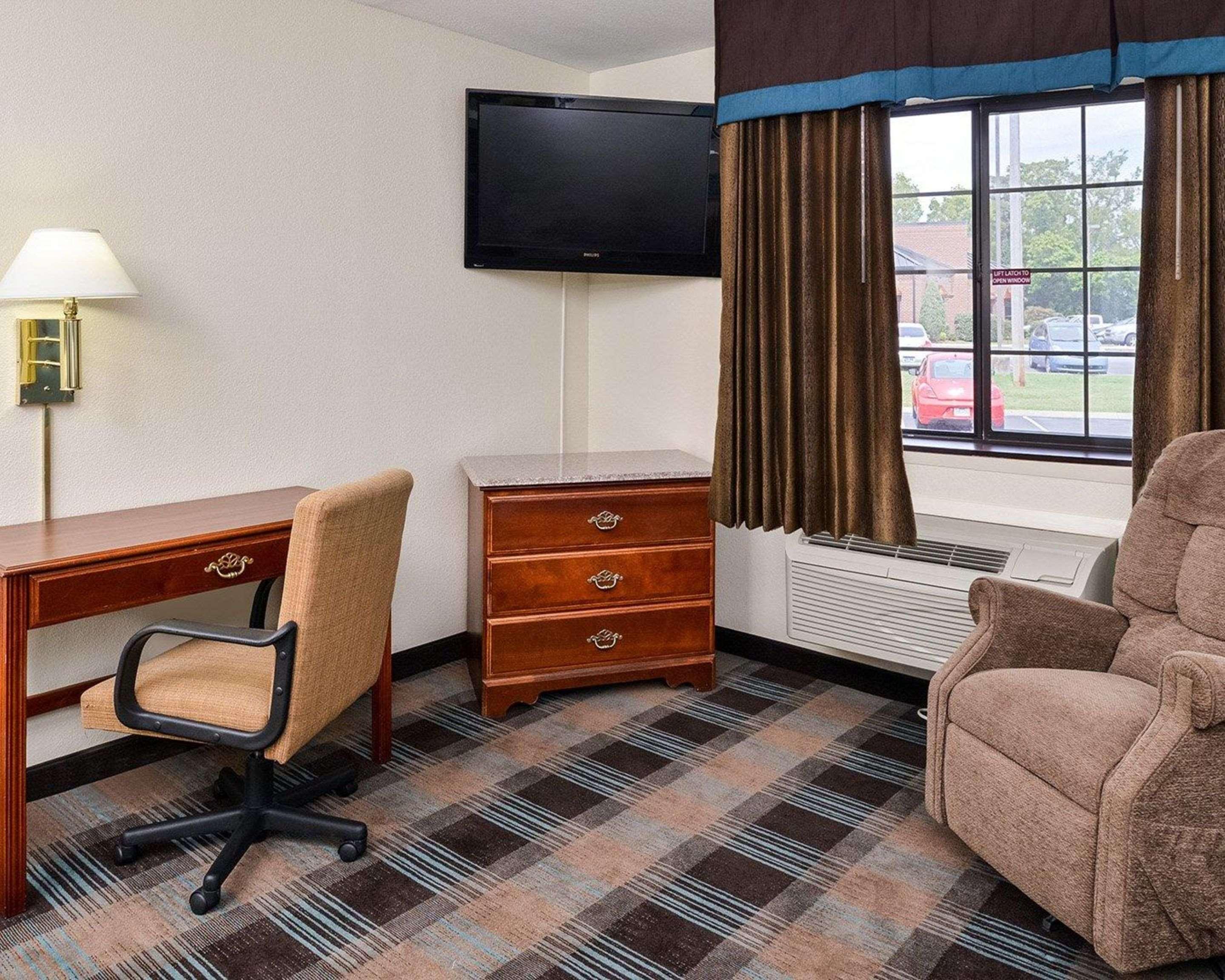 Econo Lodge Inn & Suites Shelbyville Eksteriør billede