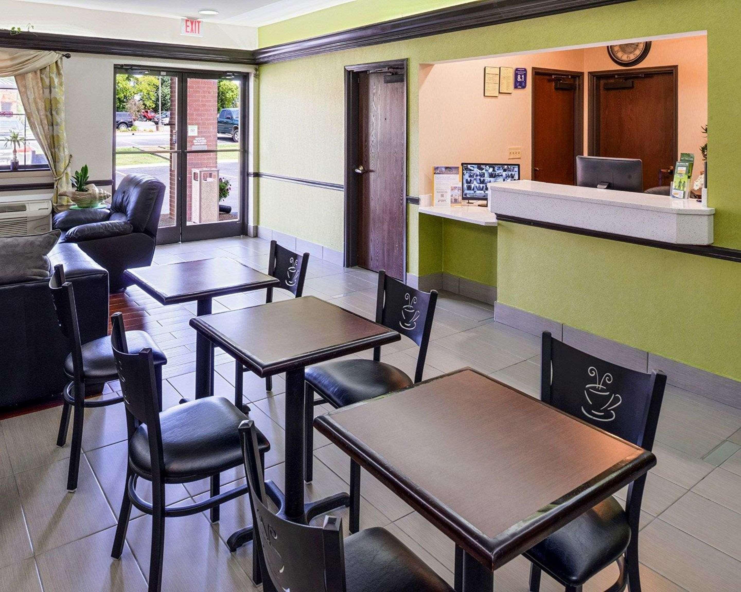 Econo Lodge Inn & Suites Shelbyville Eksteriør billede