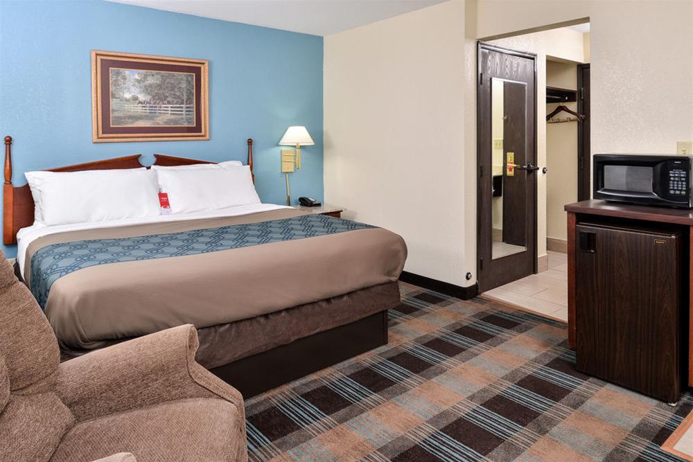 Econo Lodge Inn & Suites Shelbyville Eksteriør billede