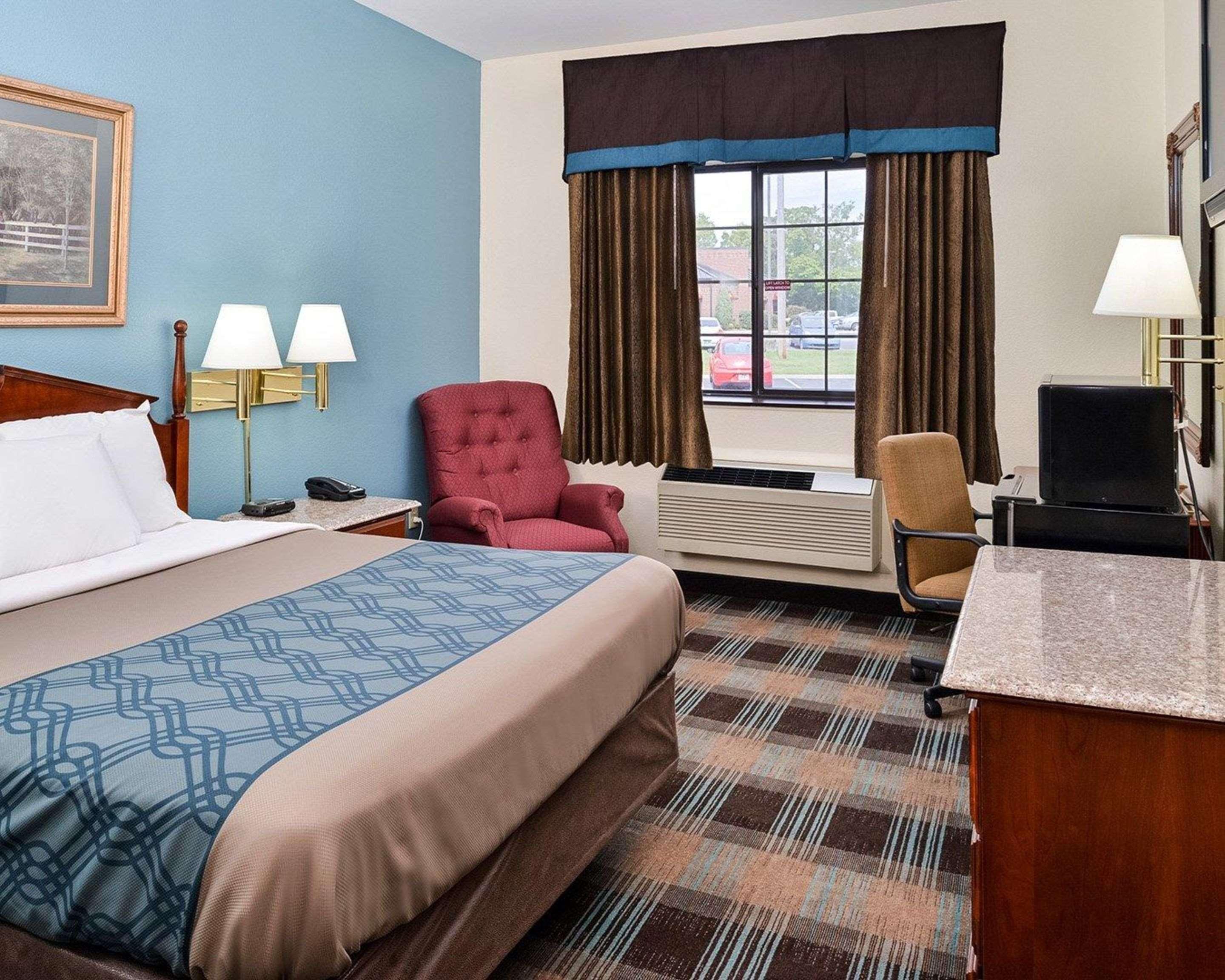 Econo Lodge Inn & Suites Shelbyville Eksteriør billede