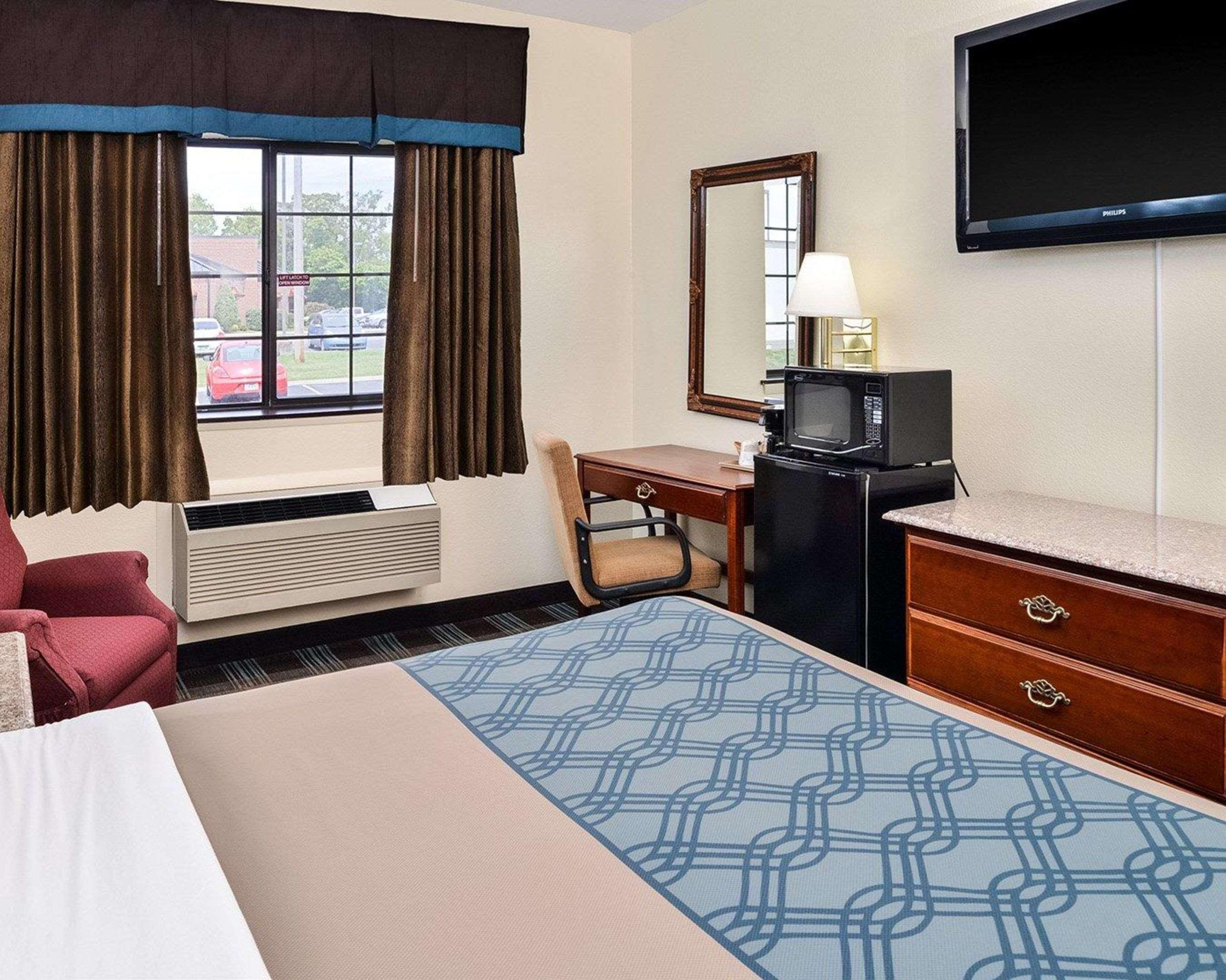 Econo Lodge Inn & Suites Shelbyville Eksteriør billede