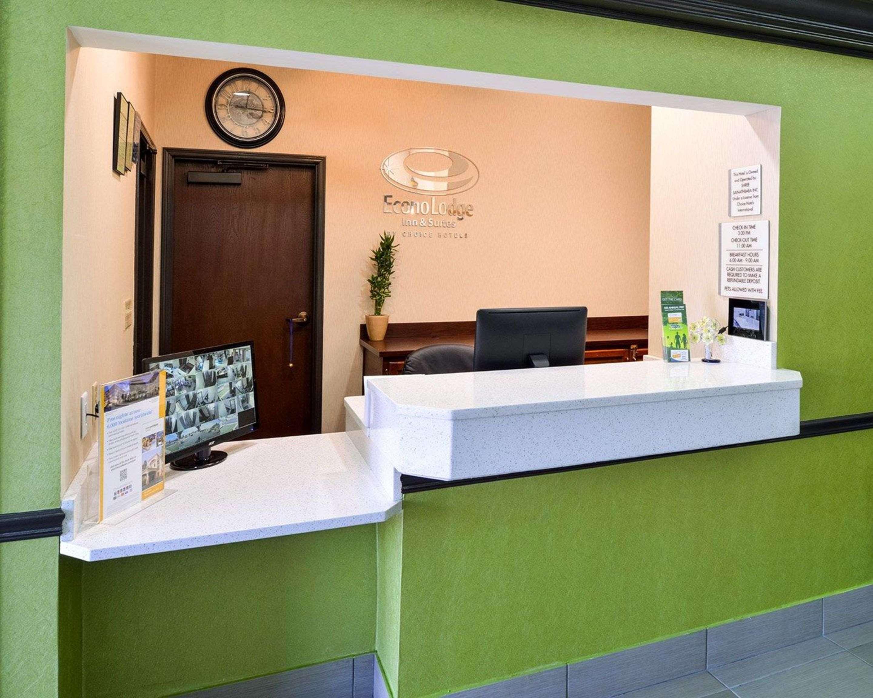 Econo Lodge Inn & Suites Shelbyville Eksteriør billede
