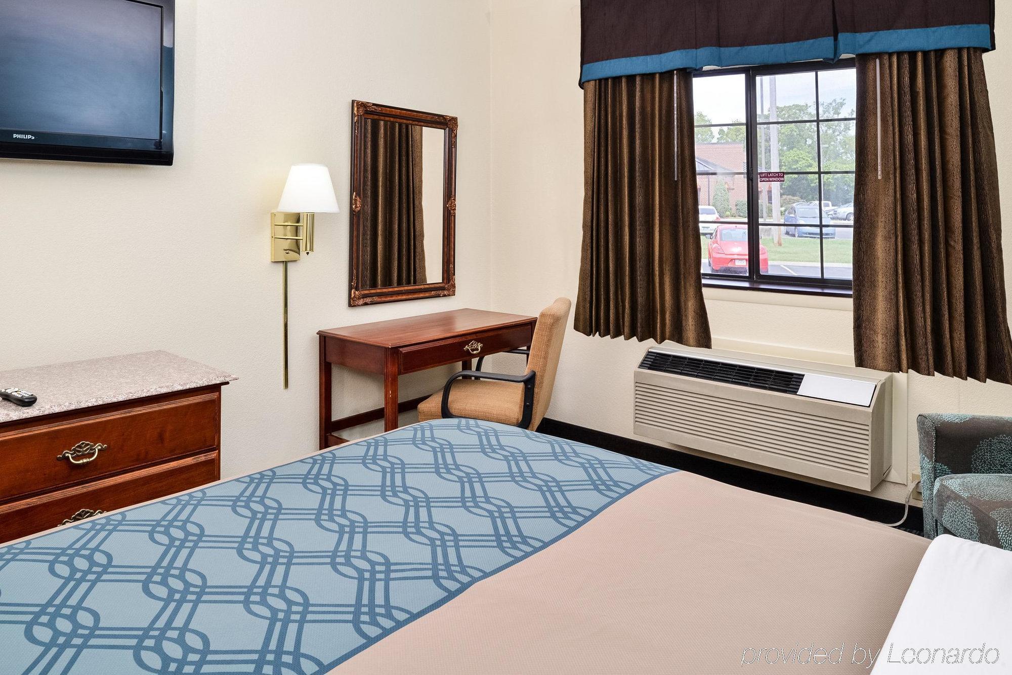 Econo Lodge Inn & Suites Shelbyville Eksteriør billede