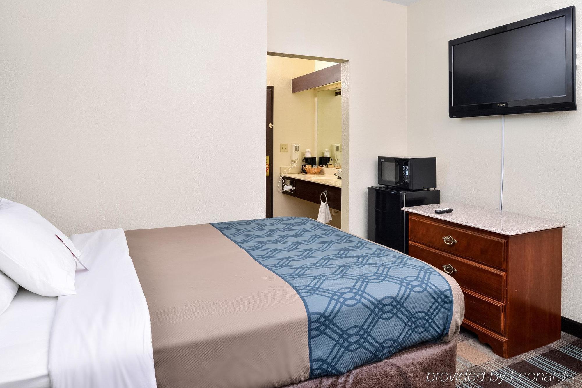 Econo Lodge Inn & Suites Shelbyville Eksteriør billede