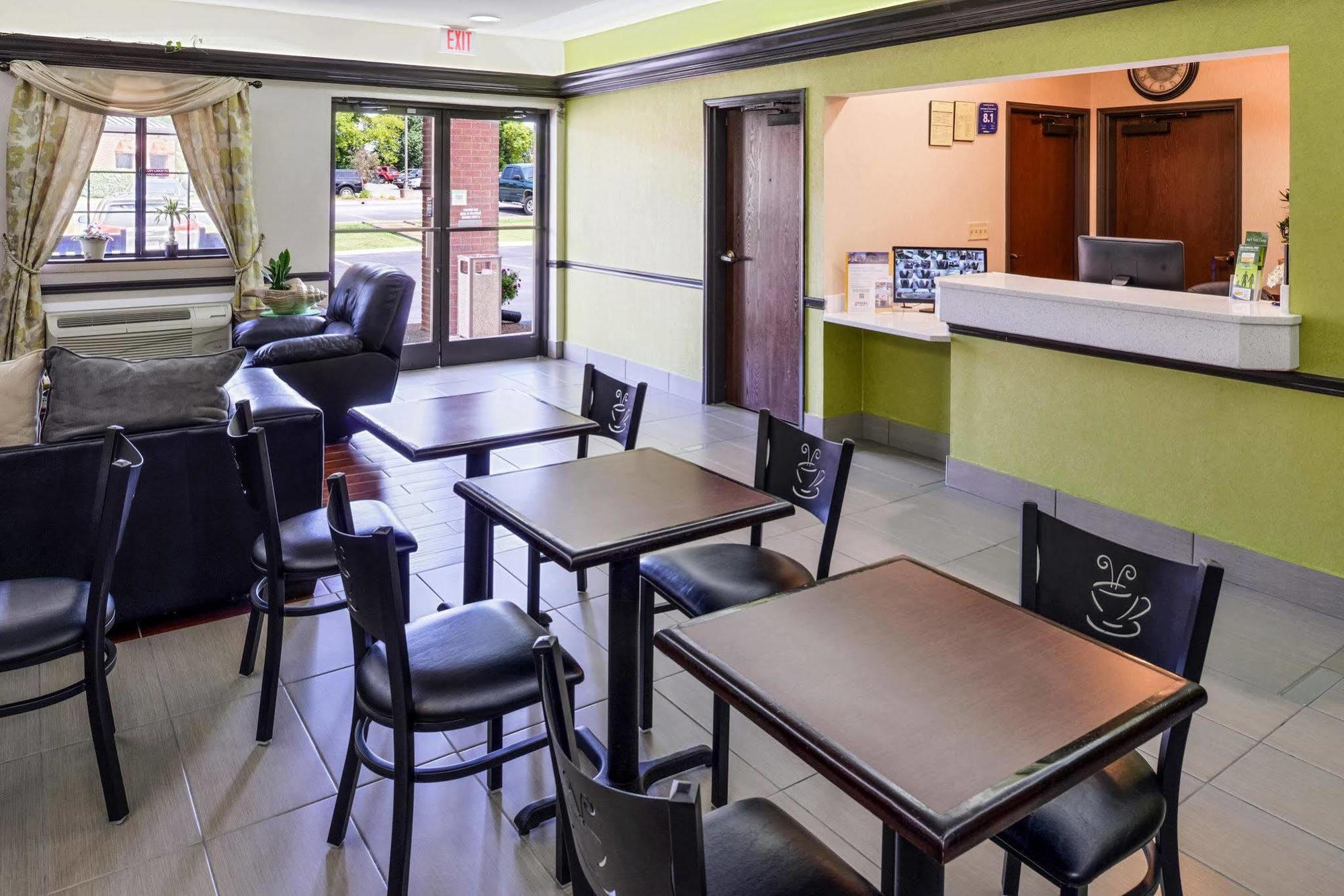 Econo Lodge Inn & Suites Shelbyville Eksteriør billede