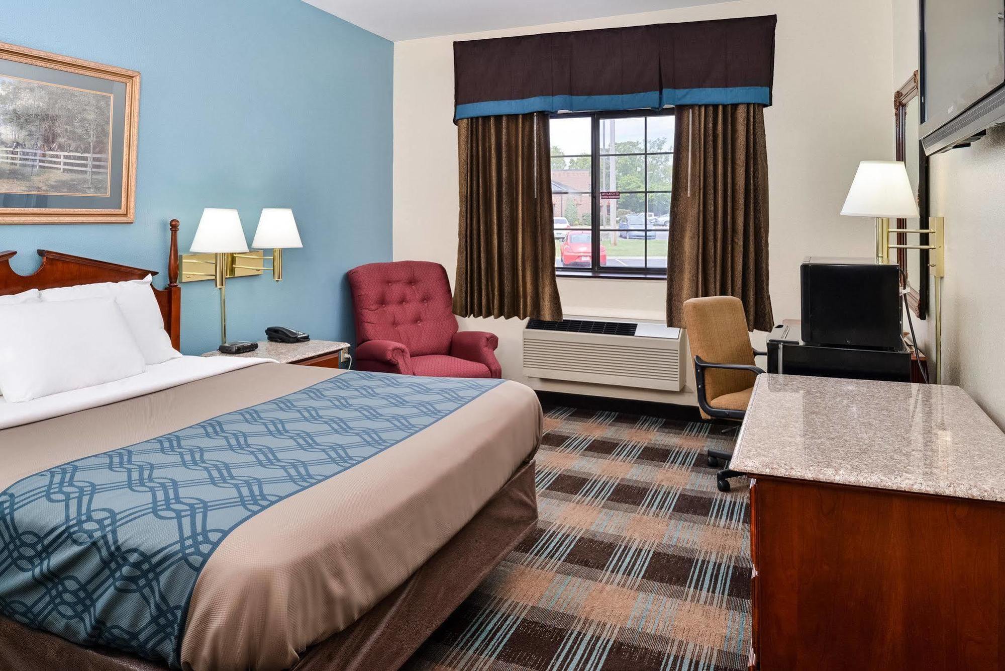 Econo Lodge Inn & Suites Shelbyville Eksteriør billede
